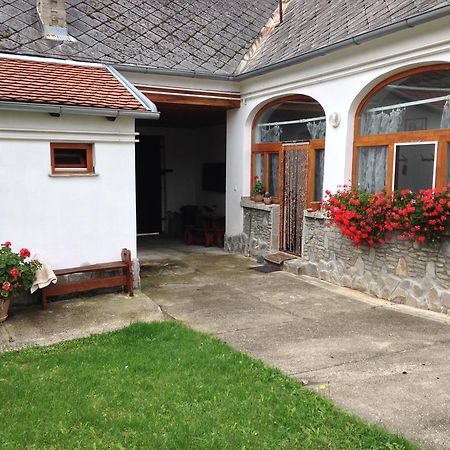 Petra Apartmanok Velem Exteriér fotografie