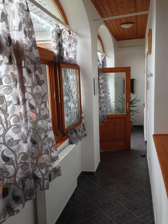 Petra Apartmanok Velem Pokoj fotografie