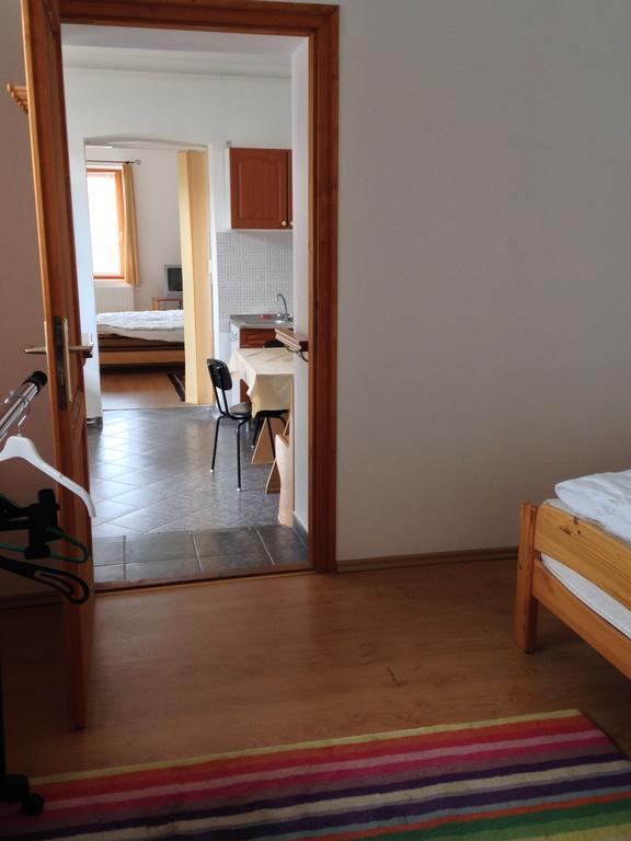 Petra Apartmanok Velem Pokoj fotografie