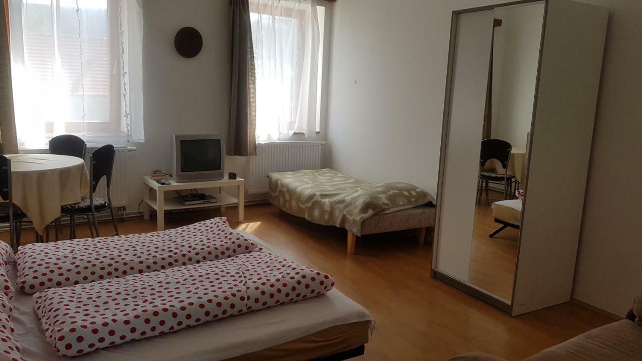 Petra Apartmanok Velem Exteriér fotografie